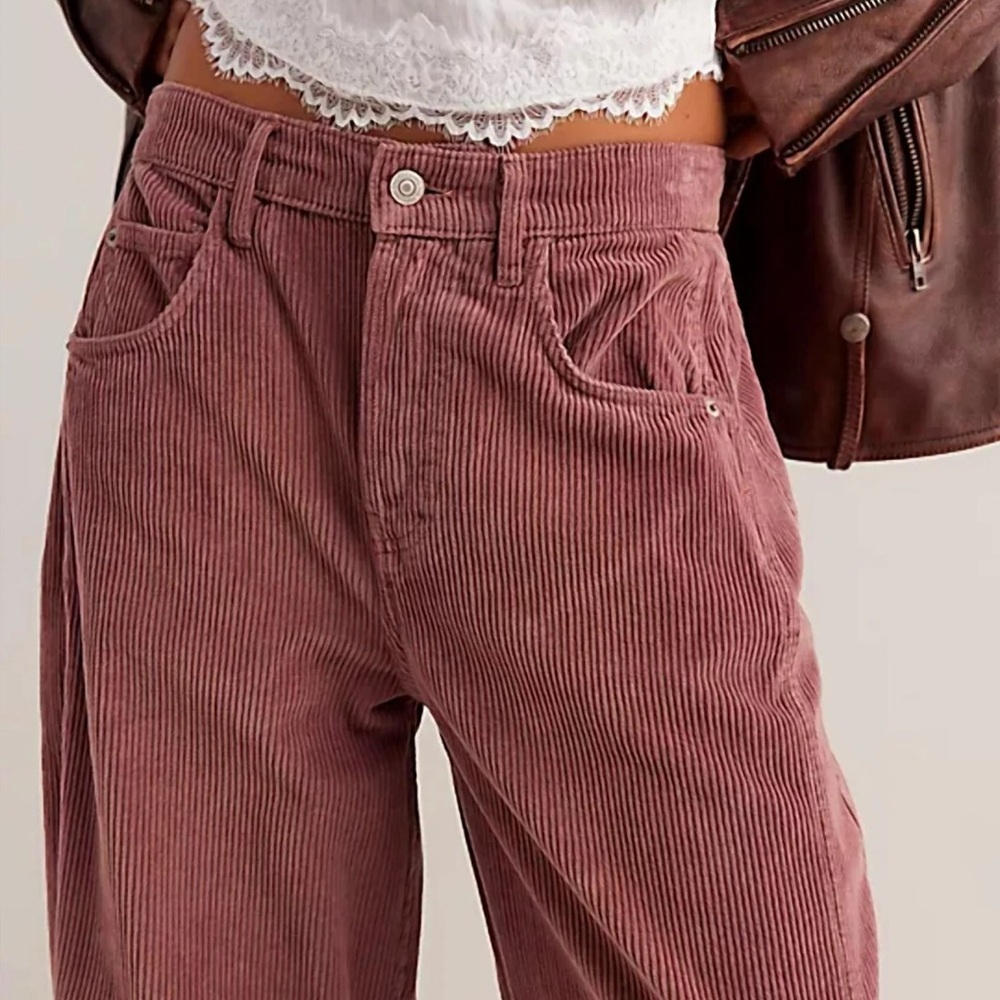NWT Free People We The Free “Good Luck” Mid-Rise Cord Barrel Jeans Size 31